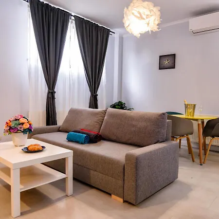 Aquarium Economy 5 Apartman *